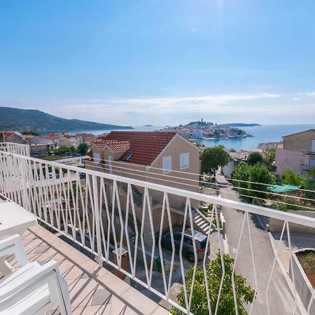 Apartment Nensi Primosten Bagian luar foto