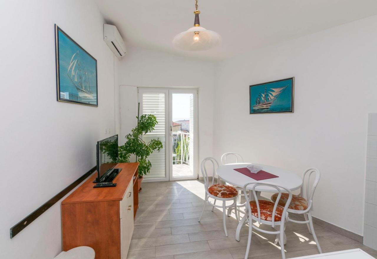 Apartment Nensi Primosten Bagian luar foto