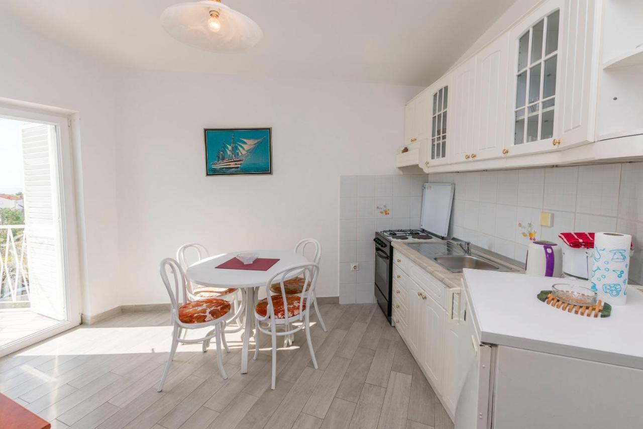 Apartment Nensi Primosten Bagian luar foto